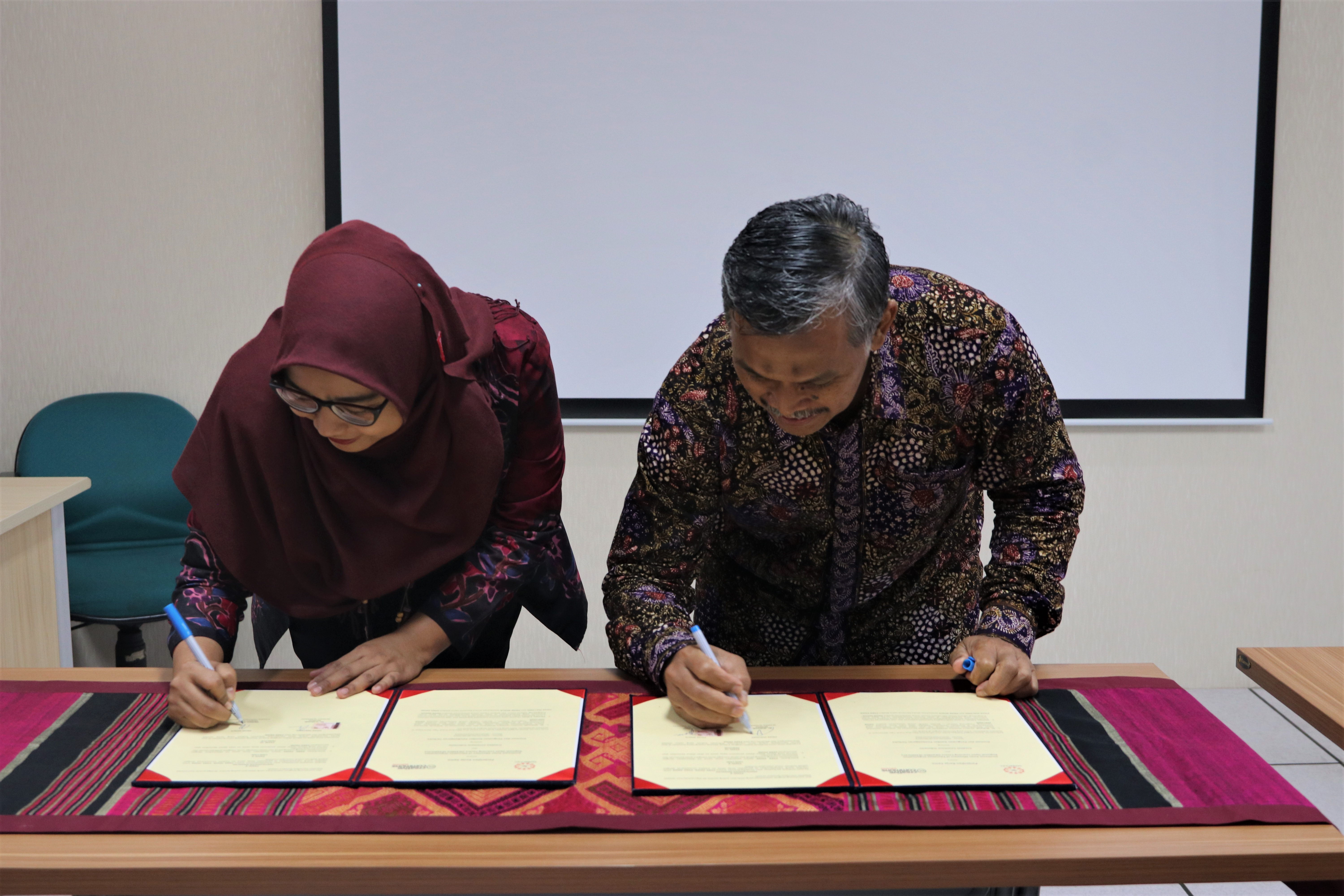 Kerjasama%20CCID-SEAMOLEC-2.jpg